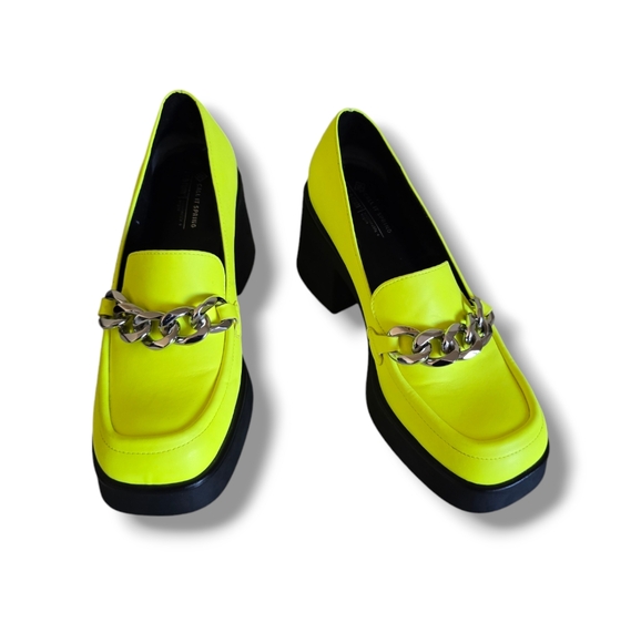 CALL IT SPRING Women's Noella Bright Green Chain Accent Vegan Platform Loafers - Picture 2 of 16